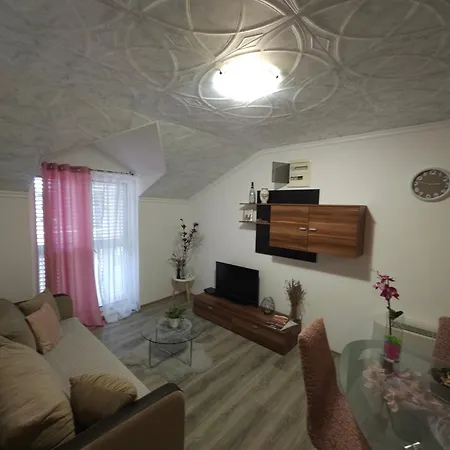 Rustika Toscana Apartmán Vodice