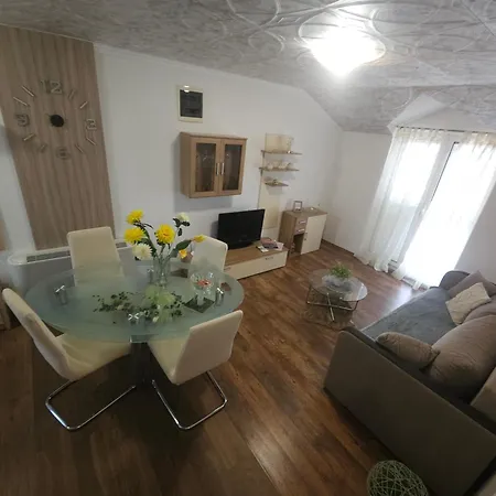 Rustika Toscana Appartement Vodice
